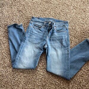 American Eagle Next Level Stretch - 4 SHORT